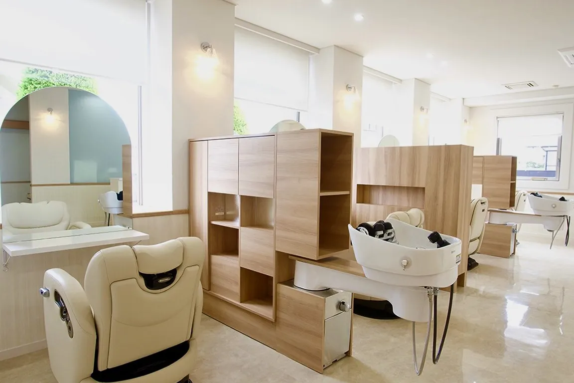 1階美容室 BlueRose